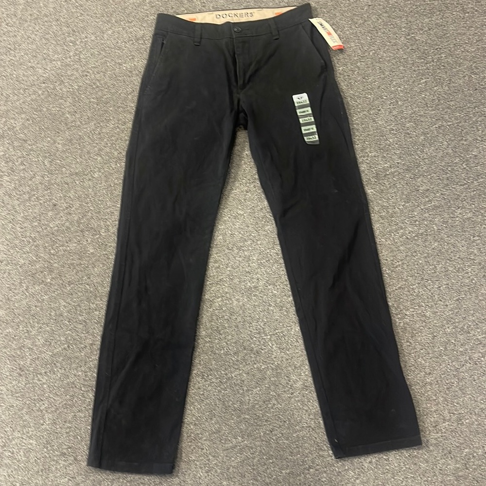 NWT Dockers straight leg 29 x 32